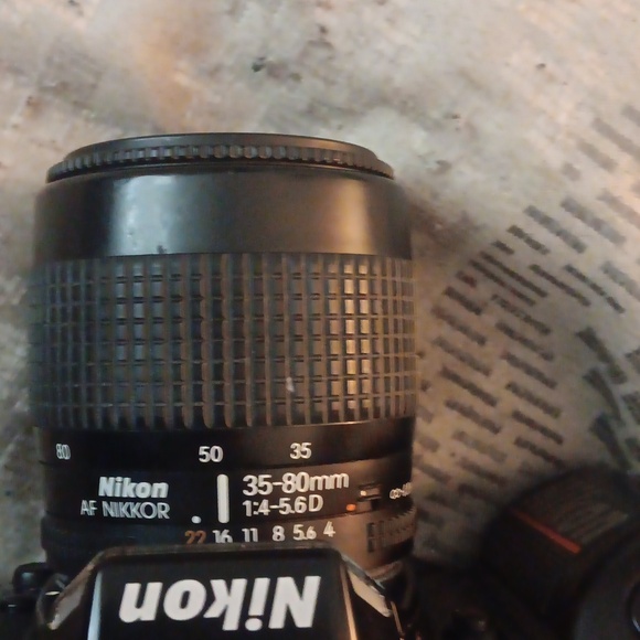 Nikon N4004s Film SLR Camera - Picture 8 of 9